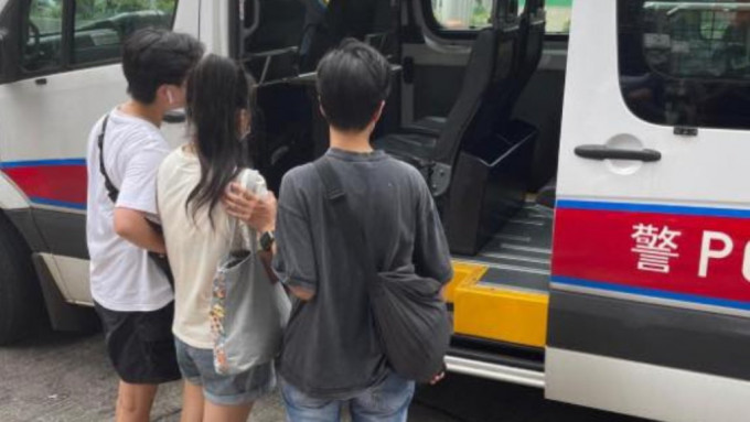 警破深水埗卖淫盗窃集团 拘3内地男女 69岁客失信用卡。深水埗警区FB