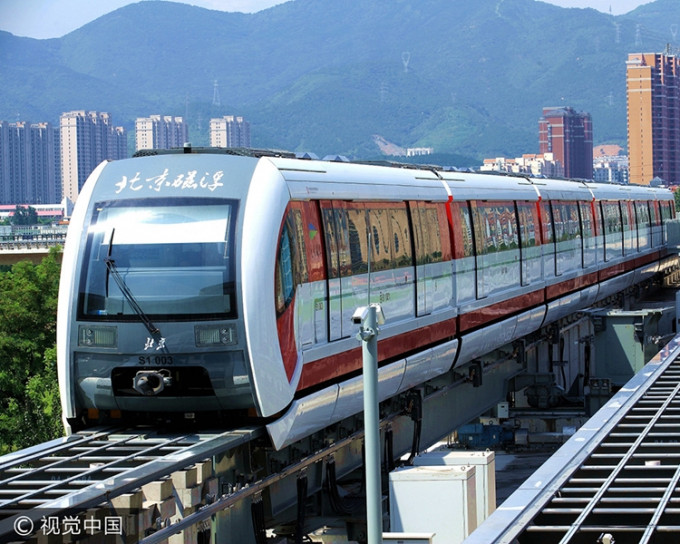 北京地鐵S1線，目前正在軌道測試運行首條磁懸浮路線。視覺中國