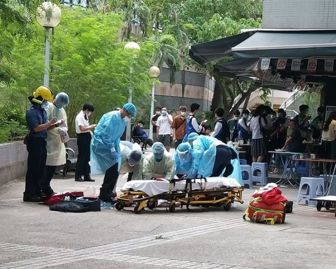 救援人员赶至将事主送院抢救。香港突发事故报料区 网民Tsui Keung