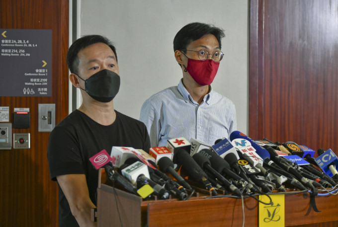 陈志全(左)和朱凯廸(右)未有出席立法会内务委员会昨日召开的特别内会。资料图片
