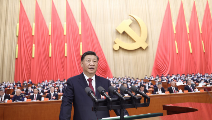 中共二十大在北京人民大会堂开幕，总书记习近平称坚决反对台独，决不承诺放弃使用武力。新华社图片