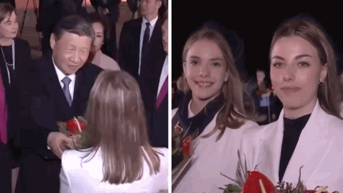 同一位匈牙利女孩时隔15年再次向习近平献花。 央视
