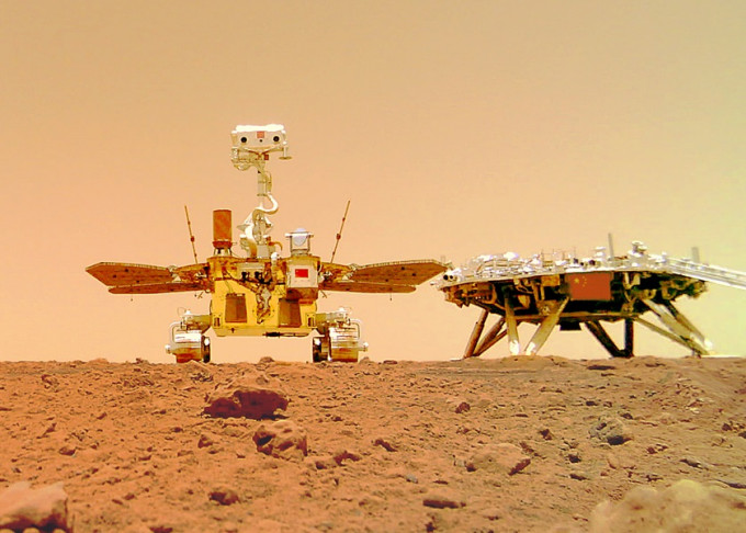 火星車與着陸平台「著巡合影」圖。新華社
