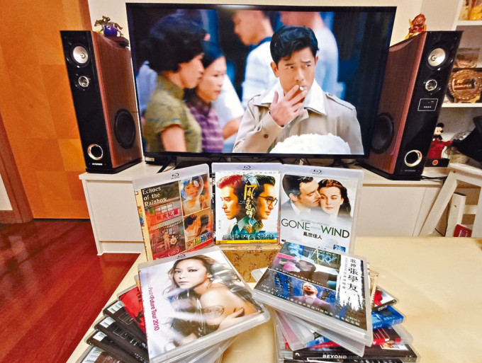 內地不法商家將盜版4K DVD和藍光DVD直送香港買家手中，當中包括不少新近上畫的港產片和演唱會等。