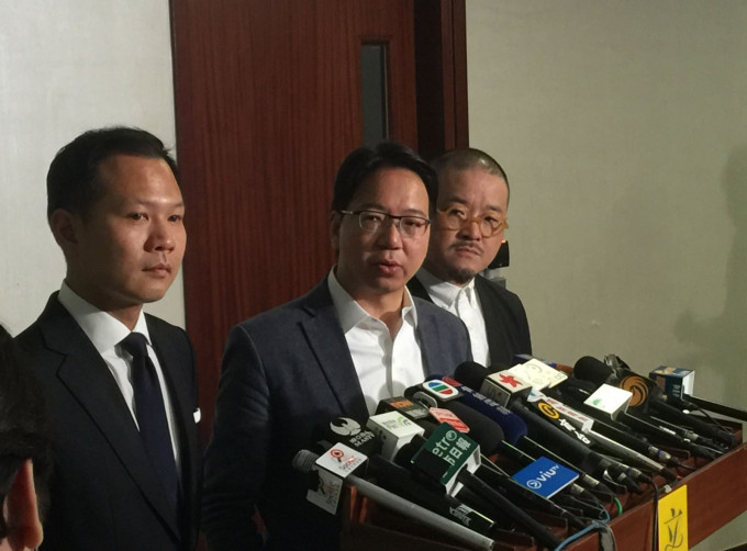 专业议政郭荣铿不排除向政府提出民事诉讼。