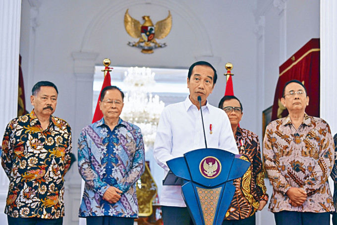印尼总统维多多周三在总统府演讲。