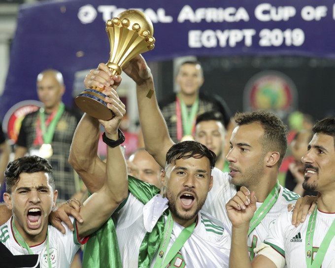 这是阿尔及利亚继1990年后，再度夺得非洲杯冠军。AP