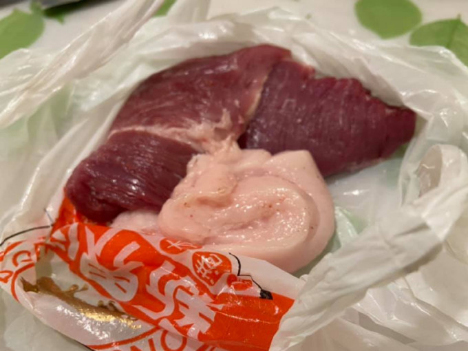 網民於大埔區內豬肉檔買梅頭，懷疑受騙。FB圖片