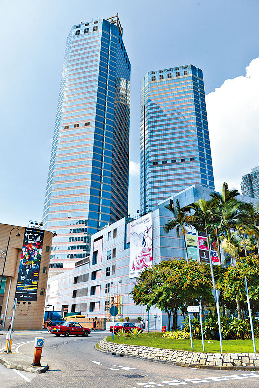 葵涌新都会广场一个高层单位，以每尺约10727元易手。