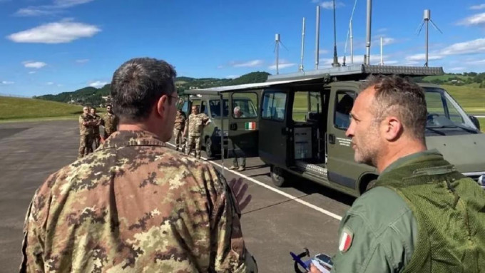 意大利山地救援隊、消防隊和民防隊參與是次搜救行動。網上圖片