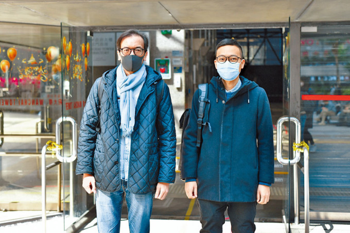 《立场新闻》总编辑锺沛权（左）及署任总编辑林绍桐。