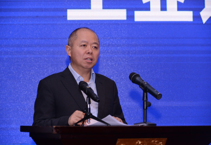 王江平昨日在北京主持召开原材料工业经济运行分析座谈会。网上图片