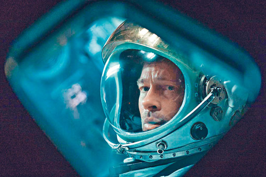 《星际任务》虽是太空片，但更是一部与人连系的电影。