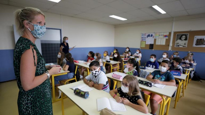 法国快开学仍缺4000教师。路透图