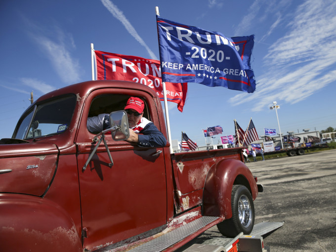 特朗普得州支持者組織車隊遊行。AP圖片