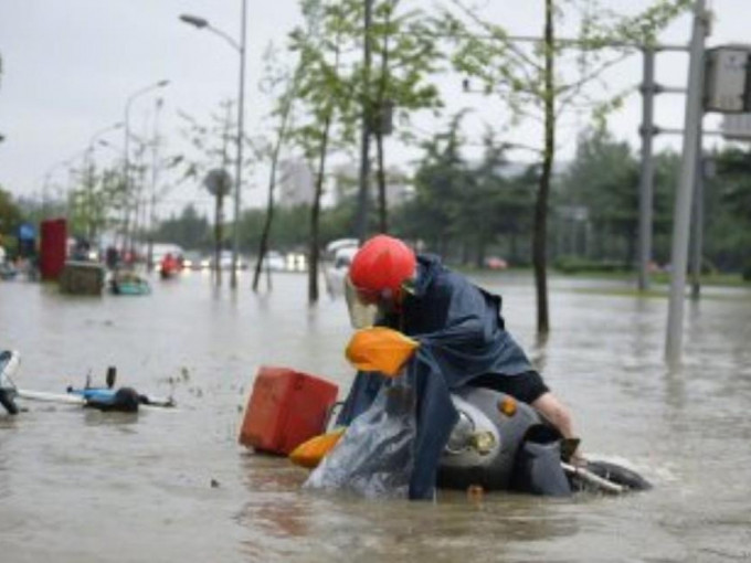 暴雨致四川超10万人受灾。(网图)