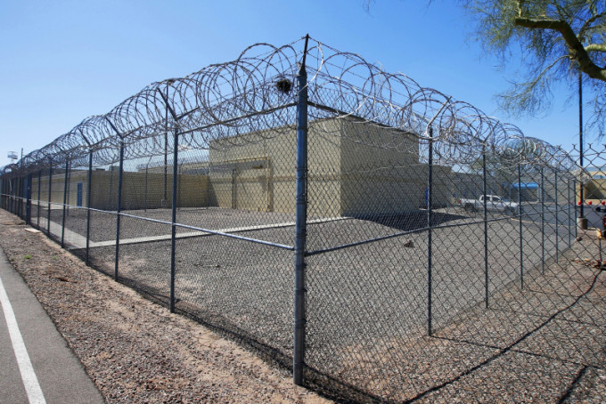 美國的監獄疫情繼續令人關注。（AP資料圖片，非事發地。）