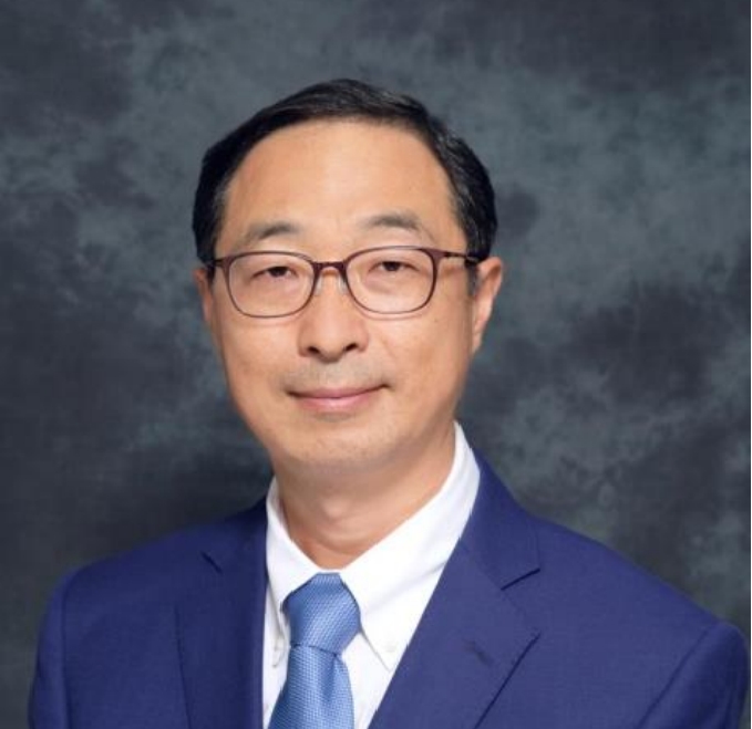 考评局聘任岭大经济系教授魏向东为秘书长。