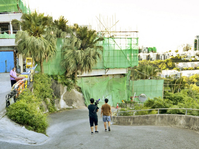 堅城是山頂加列山道一豪宅項目的承建商。