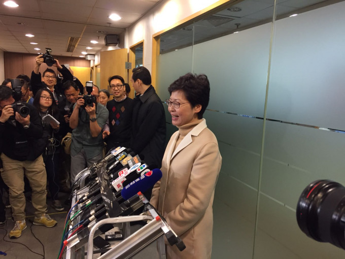 林郑月娥表示，现在最重要是要令香港减少社会撕裂，包括涉及劳资关系及纠纷的撕裂，令劳资关系更和谐。