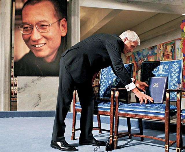 2010年，挪威诺贝尔委员会将和平奖颁给刘晓波。