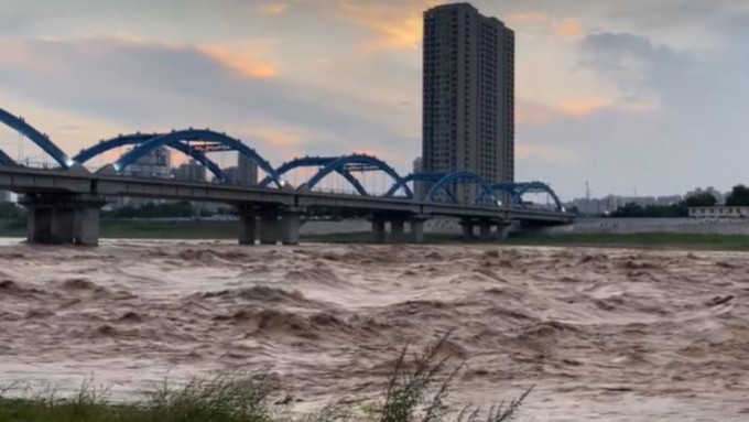 陕西宝鸡过去两日大暴雨，已造成5死8失踪。