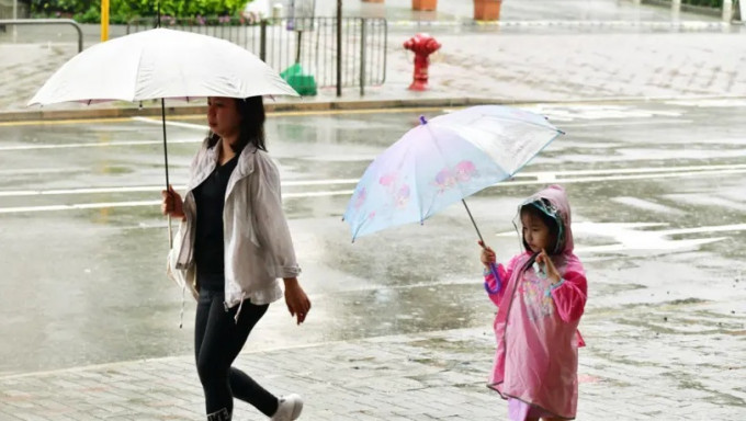 天文台｜受广阔低压槽影响本港今日天气不稳定 雨势有时颇大及有狂风雷暴