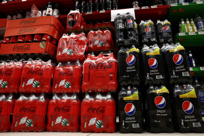 不满百事可乐产品加价，家乐福欧洲4国分店下架这些产品。路透社