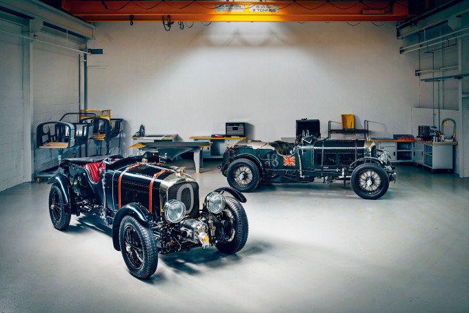 ●賓利利用現今料技重新打造1930年款Bentley Blower（左），所有數據均是取自博物館收藏的1929年4.5公升機械增壓Blower賽車（右）。