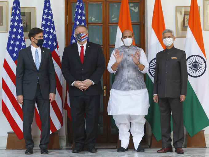 美国国务卿蓬佩奥、国防部长埃斯帕，与印度外长苏杰生及防长辛格举行「2+2」会谈。AP图片