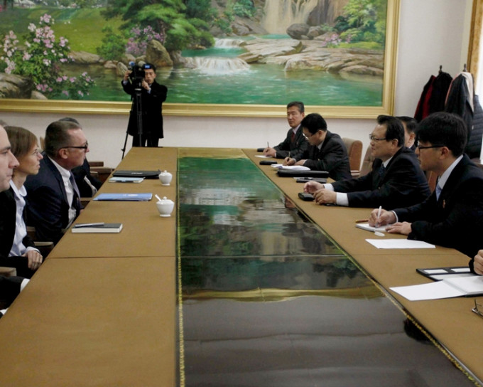 联合国副秘书长费尔特曼周三与北韩副外长朴明国进行会谈。美联社