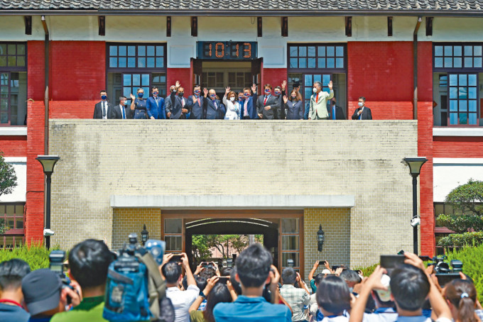 佩洛西旋風到訪台灣，到立法院拜訪。