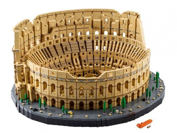 「羅馬競技場」套組由9036個積木所組成。LEGO