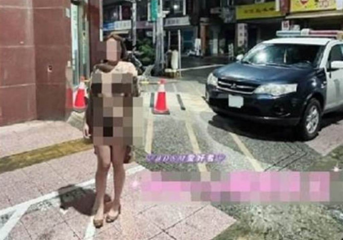 台湾一名姓崔女子在高雄市哈尔滨街警局外拍摄裸照。网上图片