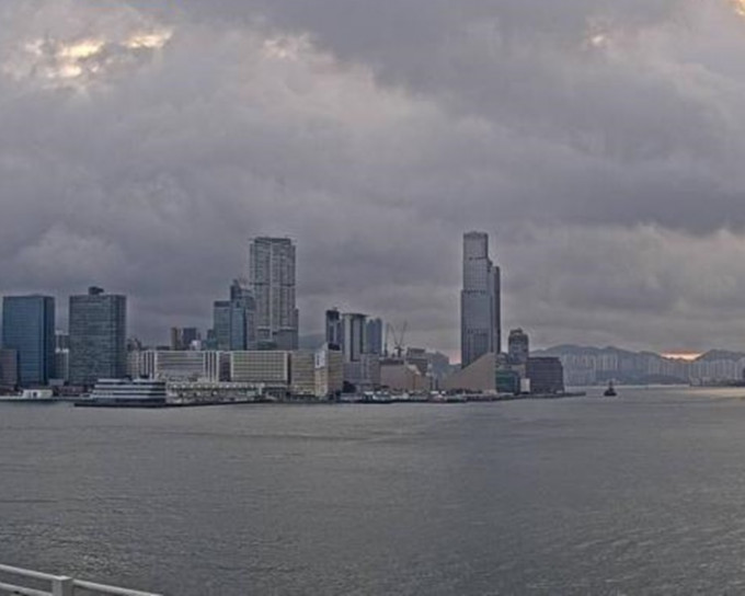 早晚有骤雨雷暴，最高30度。天文台图片