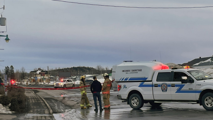 加拿大客貨車剷行人路加速撞途人釀2死9傷，司機被捕。AP