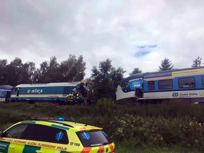 捷克發生火車相撞事故。網圖