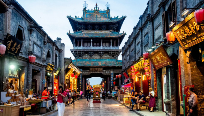 平遥古城是中国著名旅游区。