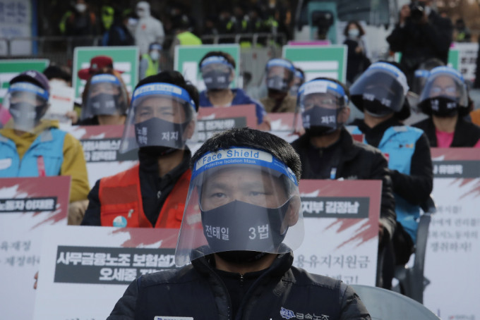 南韓增223宗確診。ap