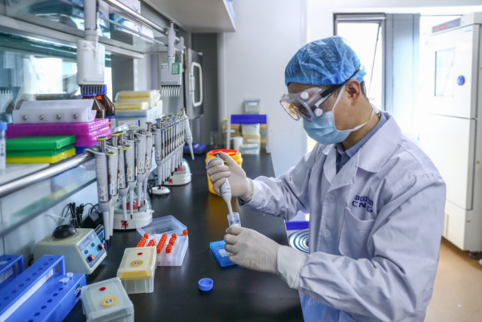 中國團隊發現可阻斷新冠病毒感染的人源單克隆抗體。（新華社資料圖片）