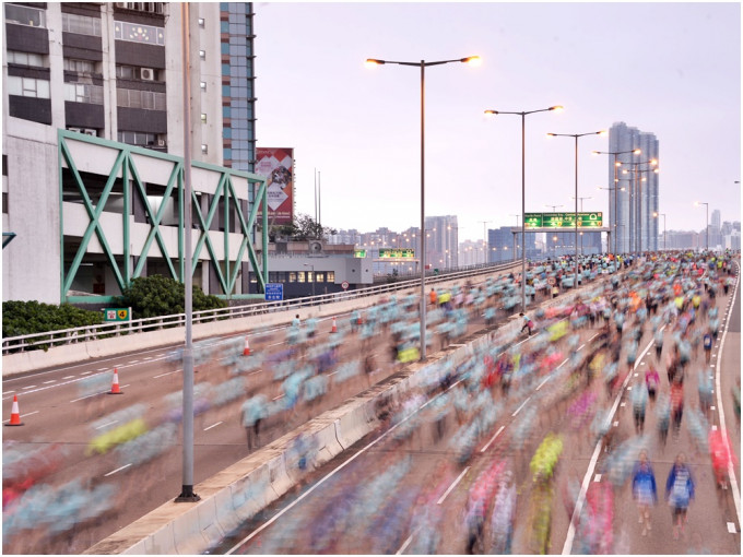 城中长跑盛事渣打香港马拉松将于明晨开跑。资料图片
