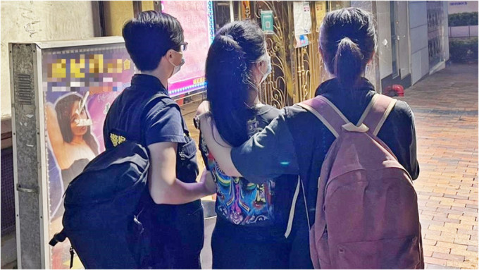 警员在佐敦道一夜总会内拘捕一名46岁姓陈女负责人。