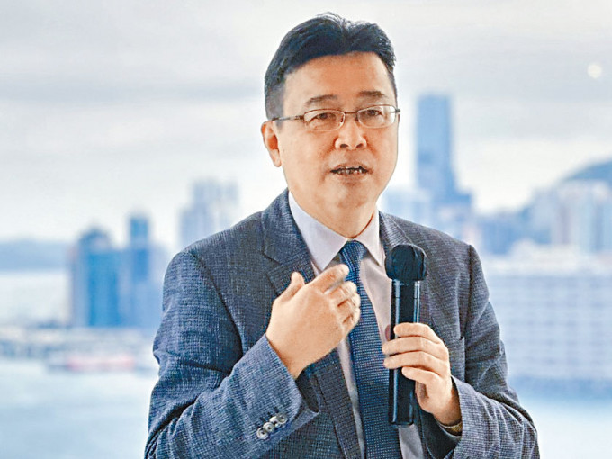 刘智鹏解释，提出议案冀逐步将中史列为高中必修科目，并承认不代表教联会立场。