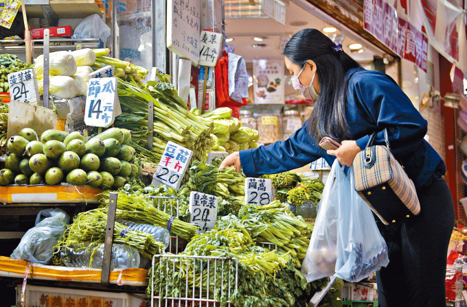 供港蔬菜价格急升，市民短期或要继续「捱贵菜」。