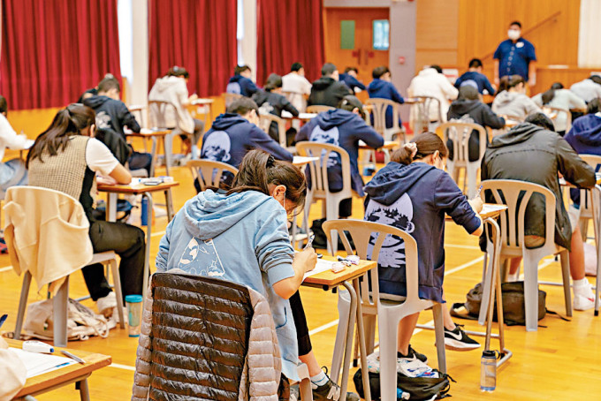 有中學校長建議今屆文憑試引進快測安排，即場確認結果陰性，始可參加考試。