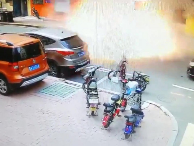 黑龙江哈尔滨道里区安顺街一间面馆，发生煤气罐爆炸。(网图)