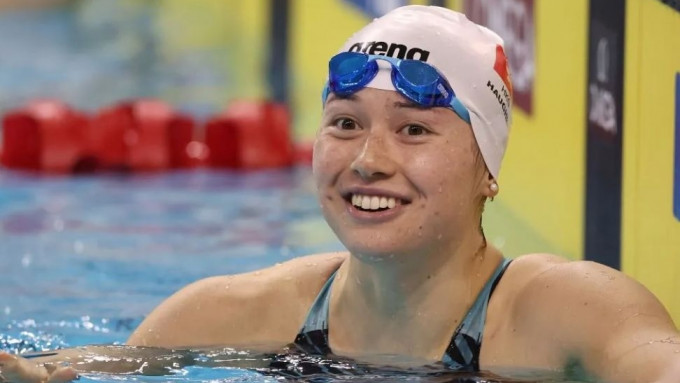 何詩蓓以首名躋身100米自由泳準決賽。 FINA資料圖片