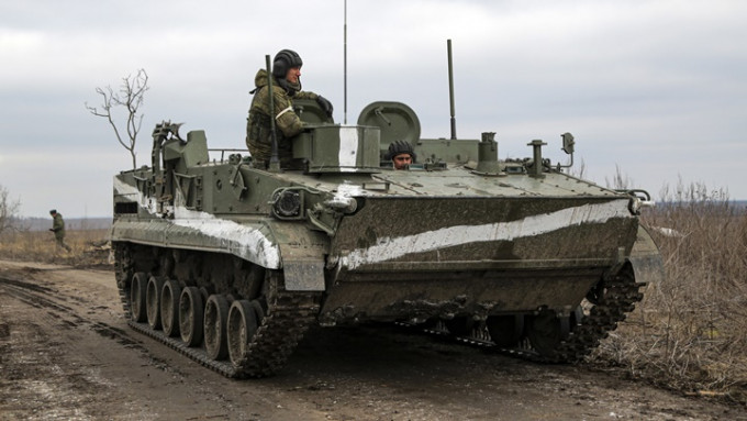 美國官員指仍未見俄軍在烏克蘭有「展示肌肉」行動。AP資料圖片