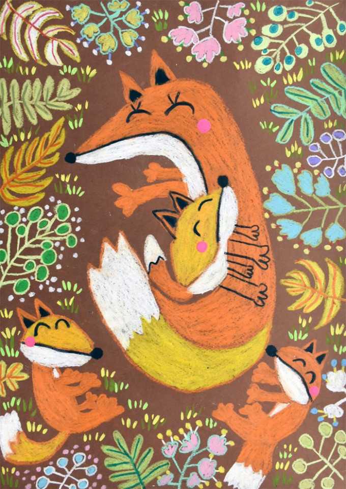 溥治的得獎作品《Fox’s Hug──抱抱小狐狸》 的畫作，現正分別於波蘭雷彼爾市的布朗維斯市政藝術中心及立陶宛彭維西奧自然學院的「綠色畫廊」內展出。（圖片由創意學堂提供）
