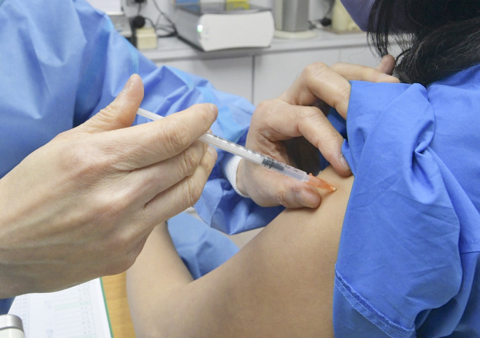 本港单日接种第一剂科兴疫苗人数过万。资料图片